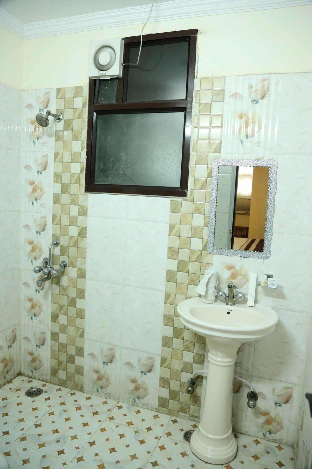 Treebo Green View, Noida Indirapuram Exterior photo